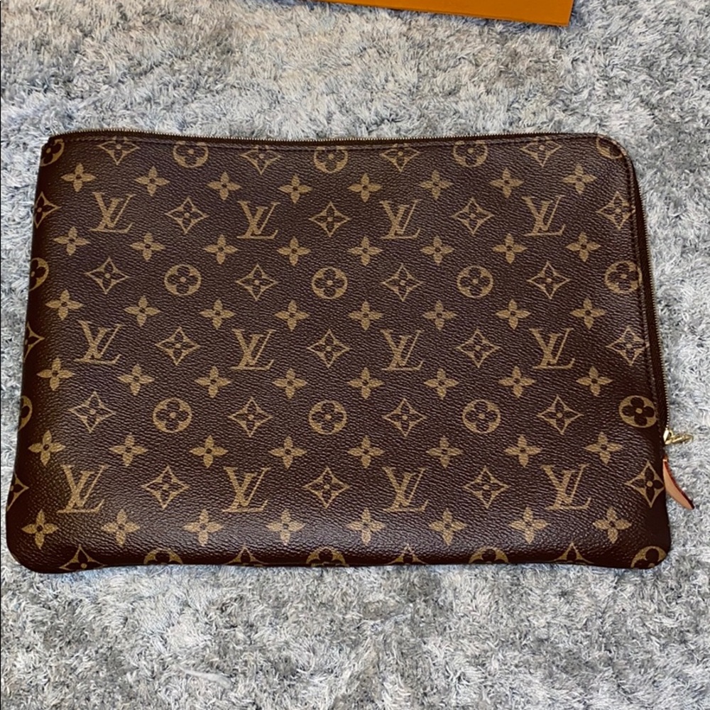 Louis Vuitton ETUI VOYAGE MM
